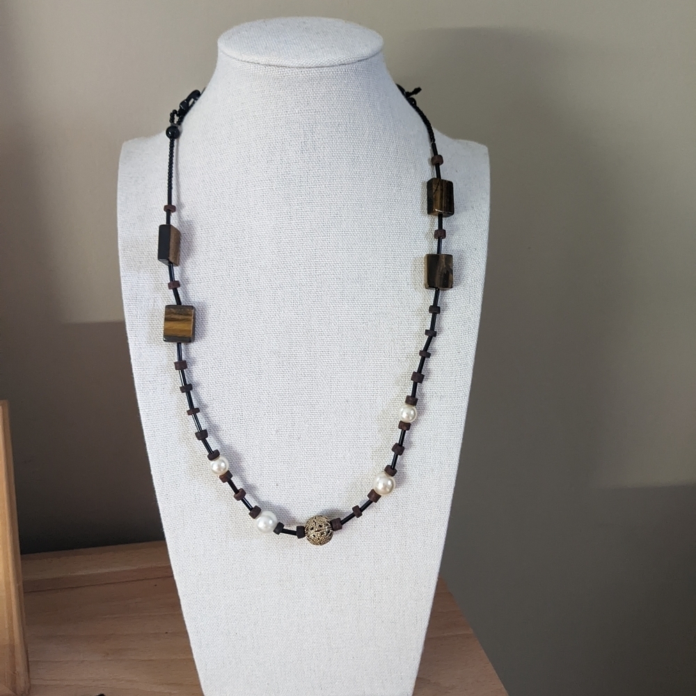 Elegant Black Brown and Gold Beaded Necklace